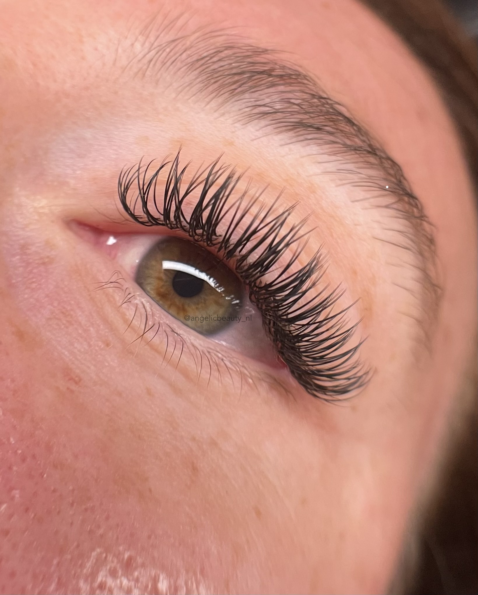 Wimperextensions behandeling bij Angelic Beauty